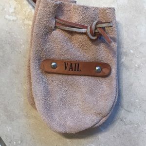 Vail leather pouch